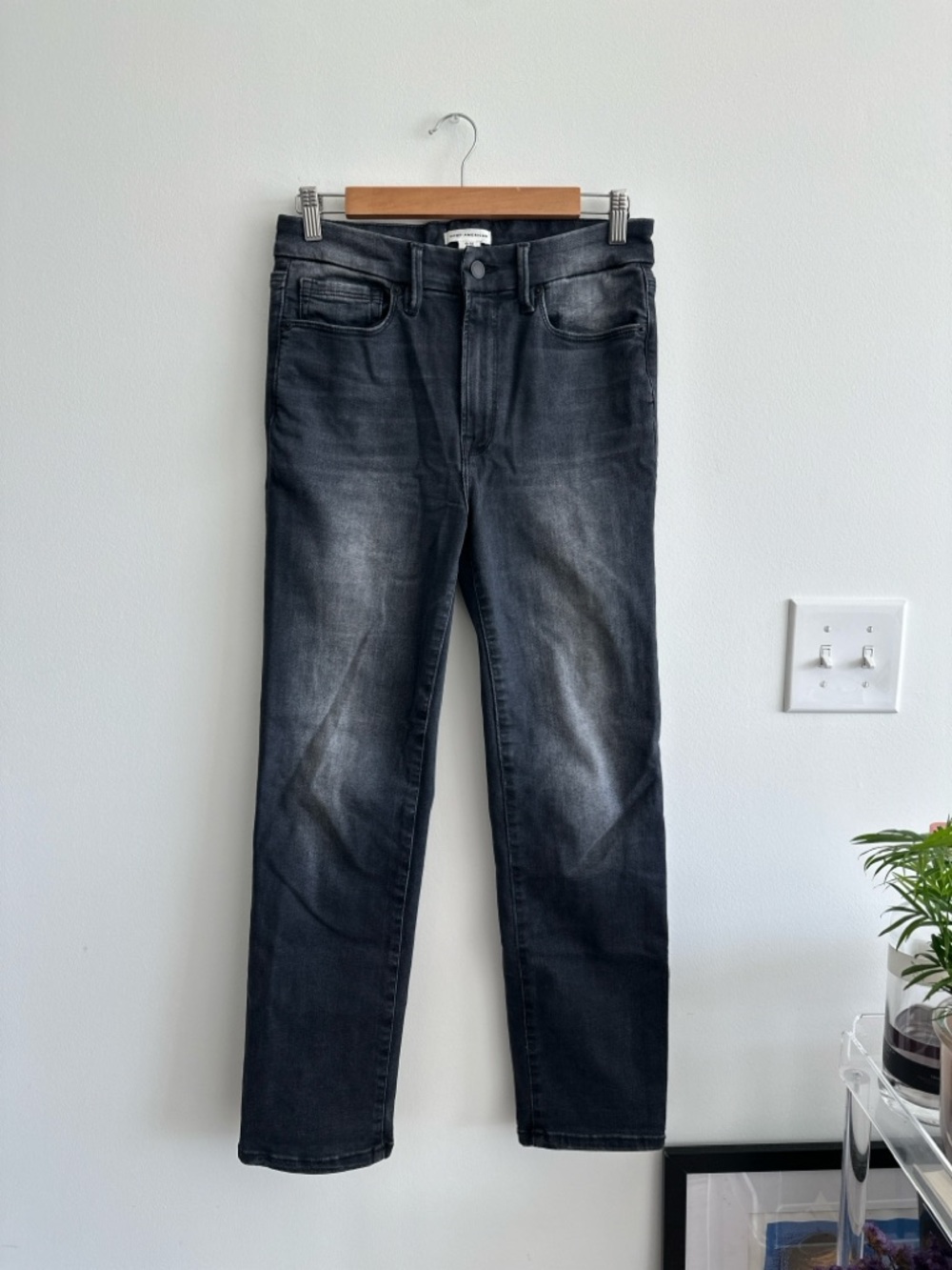 Good American Straight Leg Jeans in Washed Black